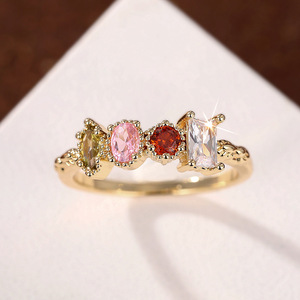 Anello con Design Geometrico Stile Colorato per Donne - Product Image 1