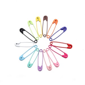 Alfileres de seguridad de metal de colores dulces, colores variados, 50 paquetes para la fabricación de joyas y ajuste de ropa - Product Image 1