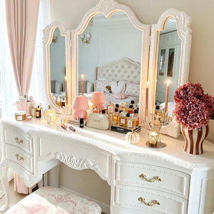 Table de toilette européenne directement de l'usine avec miroir triple, coiffeuse sculptée ornée avec tabouret pour chambre à coucher - Product Image 3