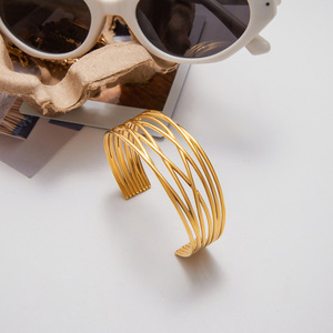 Brazalete Abierto Geométrico de Acero Inoxidable, Chapado en Oro de 18K, Joyería Unisex, Accesorio de Moda - Product Image 4