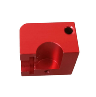Bloc de serrage en aluminium anodisé rouge usiné sur mesure par CNC, pièce de fixation à rainures semi-circulaires pour équipement d'automatisation