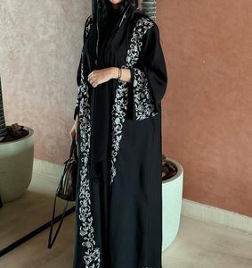 ชุดอาบายะหรูหราแบบดูไบสำหรับผู้หญิง สไตล์เรียบร้อย เสื้อคลุมคาร์ดิแกนเปิดด้านหน้า พร้อมชุดฮิญาบด้านใน สำหรับเทศกาลอีด ชุดมุสลิม ODM อาบายะ คาฟตัน - Product Image 1