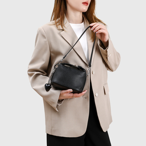 Women's PU Leather Zipper Closure Crossbody Bag Solid Color Polyester Korean Fashion Lightweight Water Resistant <b>Small</b> <b>Handbag</b> - Product Image 5