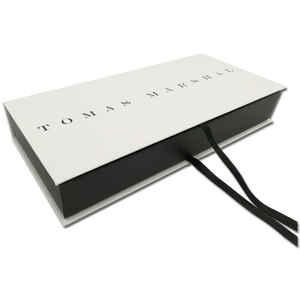 Caja de Regalo Rígida Blanca Personalizada con Tapa Abatible, Diseño de Empaque para Lencería - Product Image 2