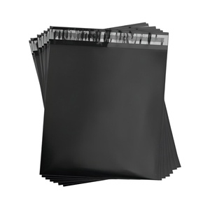 <span class=keywords><strong>Buste</strong></span> Autosigillanti in Plastica Nera Personalizzate <span class=keywords><strong>per</strong></span> Spedizione di Vestiti, Imballaggio e Spedizione Postale - Product Image 1