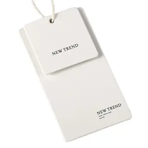 Fábrica personalizada pendurar Tag Em Relevo Logo Branco Matte Paper Vestuário Pendurado Tags