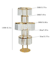 Grand lustre moderne en métal doré avec cristaux, support de fleurs et candélabre pour centre de table de mariage 2026