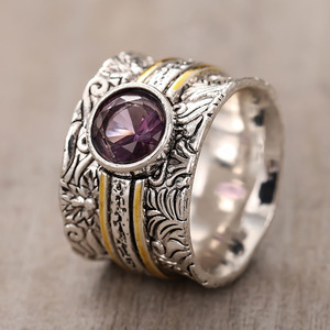 Anello Vintage Bicolore con Linee Texturizzate per Donne, Accessorio da Dito in Stile Retrò - Product Image 2
