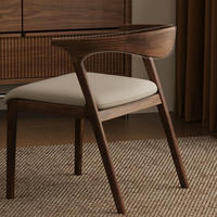 Chaises de salle à manger nordiques en bois massif pour hôtel et restaurant à usage domestique avec une chaise de bureau à dossier