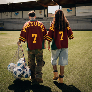 KD Fabricant de tricots personnalisé OEM ODM Design Logo Pull de football à manches courtes Maillot en tricot brodé jacquard avec lettre - Product Image 3