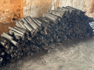 Charbon de bois en briquettes de sciure de bois OEM du Vietnam, haute performance thermique, sans fumée, pour barbecue extérieur, camping, restaurant, combustible - Product Image 2