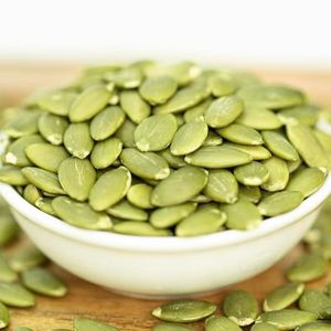 I semi di zucca sono ricchi di olio. Sono i semi della zucca che possono essere mangiati come snack. Le persone davvero <span class=keywords><strong>si</strong></span> divertono a provarli. - Product Image 5
