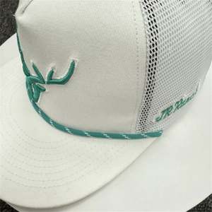 Gorra Trucker Y-P Ypoong de 5 Paneles Personalizada con Logotipo Bordado Plano, Malla Trasera y Cierre Ajustable con Cuerda - Product Image 5