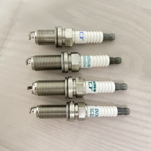 Bujías de Encendido Universales DENSO para Autos y Motocicletas, Piezas de Encendido Automotriz de Uso Versátil para Tipos de Vehículos y Configuraciones de Motor - Product Image 1