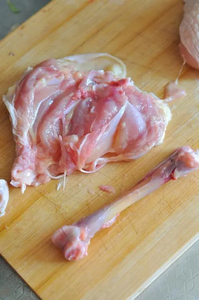 Nueva Máquina Eléctrica Portátil para Separar Huesos y Deshuesar Muslos de Pollo - Product Image 5