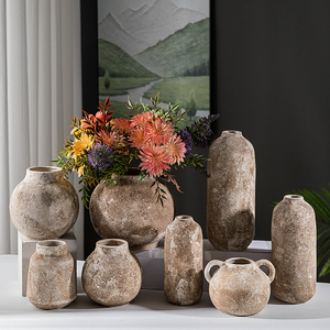 Nouveauté, vase rétro en céramique d'argile rustique antique de style nordique vintage, décoration de ferme - Product Image 1