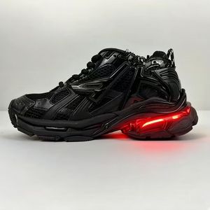 Chaussures de sport LED lumineuses à embout d'acier, lacets, tige en PVC légère, chaussures de course tendance pour hommes et femmes, décontractées, toutes saisons - Product Image 1