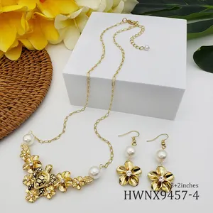 Lady temperamento todos os tipos de jóias, imitação de pérolas ouro tartaruga e flor padrão chocker conjunto colar