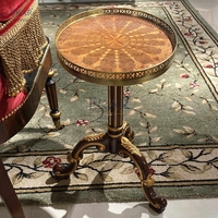 Table ronde classique en bois massif avec pieds triangulaires Design de salon élégant et fonctionnel