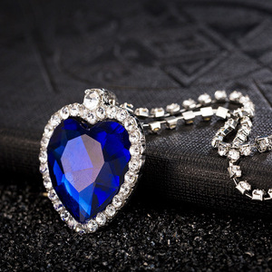 <span class=keywords><strong>Collana</strong></span> con Ciondolo <span class=keywords><strong>Cuore</strong></span> Blu '<span class=keywords><strong>Cuore</strong></span> <span class=keywords><strong>dell</strong></span>'<span class=keywords><strong>Oceano</strong></span>' Ispirata al Titanic, Simbolo di Amore Eterno - Product Image 4