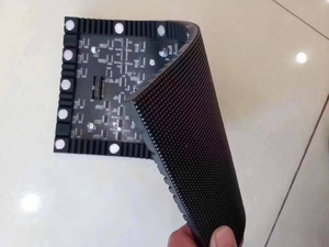 Độ nét cao cong mềm lớn linh hoạt Màn hình hiển thị LED p2.5 HDR 800cd/sqm lồi lõm dẫn tường quảng cáo - Product Image 2