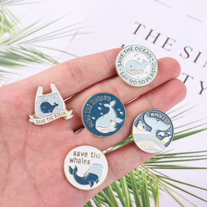 Épinglette en émail de chat de dessin animé la plus vendue, crème glacée et café |   Broche en métal peint en alliage |   Vente en gros d'accessoires vestimentaires et de robes - Product Image 1