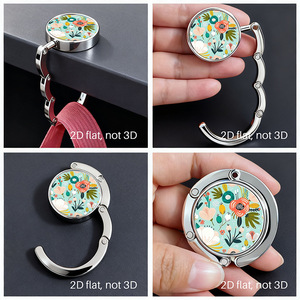 ตะขอแขวนกระเป๋าแบบพับได้ – ที่แขวนกระเป๋าแบบพกพาทำจากโลหะผสมพร้อมลายดอกไม้สำหรับใช้ในสำนักงานและร้านอาหาร - Product Image 3