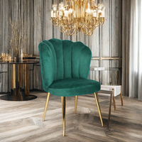 Vente en gros de chaises de salle à manger en velours de luxe élégantes vertes et rembourrées avec pieds en métal doré