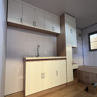 Capsule High-Tech Elite SolarReady : Espace Modulaire en Acier Optimisé, Chambre de Villa Moderne Entièrement Meublée, Mini Conteneur Mobile