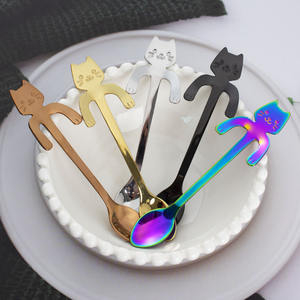 ملعقة شاي من الفولاذ المقاوم للصدأ 304 بتصميم قطة لطيفة معلقة على شكل كوب قهوة أو ايس كريم ذهبية للبيع بالجملة - Product Image 3