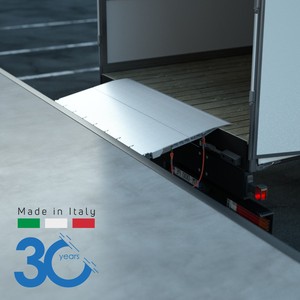 Rampe manuelle fixe CR60B en alliage d'aluminium 2000x600mm, capacité de charge de 4000kg, niveleur de quai antirouille - Product Image 1