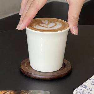 Taza de Café de Cerámica Lisa de Porcelana de Grado Alimenticio con Borde Ergonómico Ancho y Esmalte Brillante Resistente a los Arañazos para el Café Diario - Product Image 2
