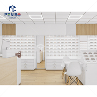 Idées de présentoir de magasin optique personnalisé Lunettes en bois Vitrine murale Opticien Verre Conception de comptoir de magasin optique