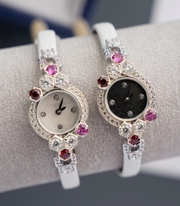 Reloj de Cuarzo de Moda para Mujer, Nuevo, con Esfera de Nácar y Diamantes, Diseño de Abeja y la Frase 'My Love', con Piedras de Circonio Cúbico Hexagonales para Damas - Product Image 5