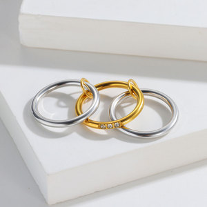 แหวนกันน้ำไม่หมอง 14k 18k ชุบทอง PVD แฟชั่น แหวนสแตนเลส 316L ประดับเพชรซิคอนสำหรับผู้หญิง - Product Image 3