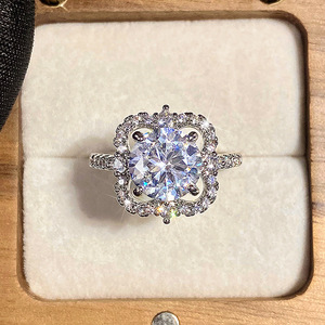 Anello elegante da donna con zirconi a forma di fiore, ornamento floreale di alta qualità in stile europeo per appuntamenti romantici - Product Image 4