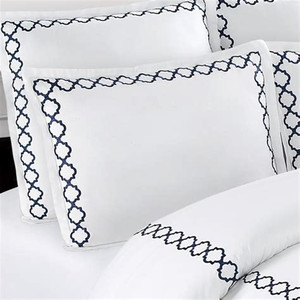 Vente en gros <span class=keywords><strong>de</strong></span> housses <span class=keywords><strong>de</strong></span> <span class=keywords><strong>couette</strong></span> d'hôtel en satin <span class=keywords><strong>de</strong></span> luxe 400T brodées avec <span class=keywords><strong>housse</strong></span> <span class=keywords><strong>de</strong></span> coussin - Product Image 1