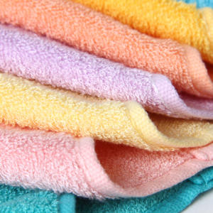 Serviette <span class=keywords><strong>de</strong></span> <span class=keywords><strong>toilette</strong></span> en fibre <span class=keywords><strong>de</strong></span> bambou souple <span class=keywords><strong>de</strong></span> <span class=keywords><strong>petite</strong></span> <span class=keywords><strong>taille</strong></span> avec logo personnalisé, technique tissée antibactérienne et absorbante, débarbouillettes <span class=keywords><strong>de</strong></span> bain en gros - Product Image 4