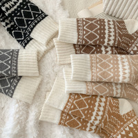 Chaussettes d'hiver pour femmes, motif géométrique nordique, chaussettes tricotées chaudes, douces, confortables, épaisses, décontractées, pour la maison et l'extérieur