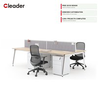 Bureau moderne pour 2 personnes avec pieds en aluminium en forme de A, plateau acoustique en bois, écran de confidentialité en tissu, piétement OEM