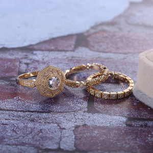 Set di Tre Anelli Geometrici con Zirconi Incastonati per Donne, Gioielli Eleganti e alla Moda - Product Image 6