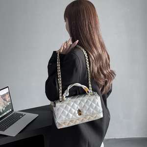 Bolso de mano de alta calidad para mujer con diseño de diamantes, elegante bolso de hombro de cuero PU con cadena ligera, bolso cruzado para mujer - Product Image 3