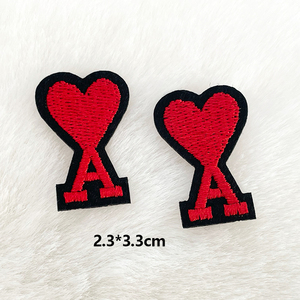 Tùy Chỉnh Thiết Kế Thêu Sắt Trên Mũ Các Bản Vá Lỗi Trái Tim Và Hoa Hình Dạng TPU Nhựa Cho Khuyến Mại Quần Áo May Mặc Nhãn - Product Image 3