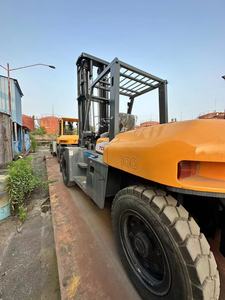 Montacargas Diésel TCM FD100 Usado con Mástil de Dos Etapas y Distancia Central de Carga de 1000 mm para Centro Logístico de Muelle e Industria Pesada - Product Image 3