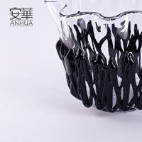 Vases en verre Art Déco soufflés à la main, ensemble saisissant, accent noir texturé, bord festonné transparent, vases à fleurs de table pour un style moderne