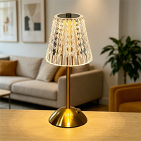 Lampe de table en verre cristal de luxe, base en métal doré, mini lampe de chevet, lampe de bureau, décoration pour la maison et l'hôtel, petite lampe de chevet LED