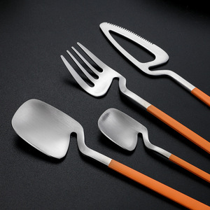 Juego de cubiertos de acero inoxidable 304, tenedores, cucharas, utensilios colgantes creativos chapados en titanio para cocina y comedor - Product Image 3
