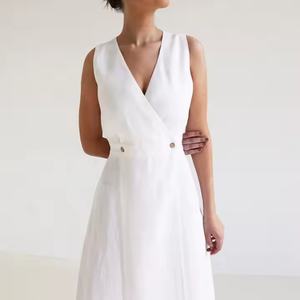 ชุดเดรสฤดูร้อนคุณภาพสูงแบบ ODM สั่งทำได้ ผ้าลินิน 100% ขายส่ง ชุดเดรสทรงเข้ารูป คอวี แขนกุด สำหรับผู้หญิง - Product Image 4