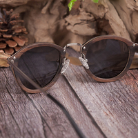 Expédition Rapide Lunettes de Soleil Unisexe en Bois Polarisées de Haute Qualité avec Logo Personnalisé et Design Cœur Métallique – Vente en Gros à Prix Abordable