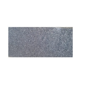 Prochainement : Grande dalle de granit bleu cristal flammé, qualité export indienne, en céramique, pour extérieur, style moderne, pierre naturelle. - Product Image 1